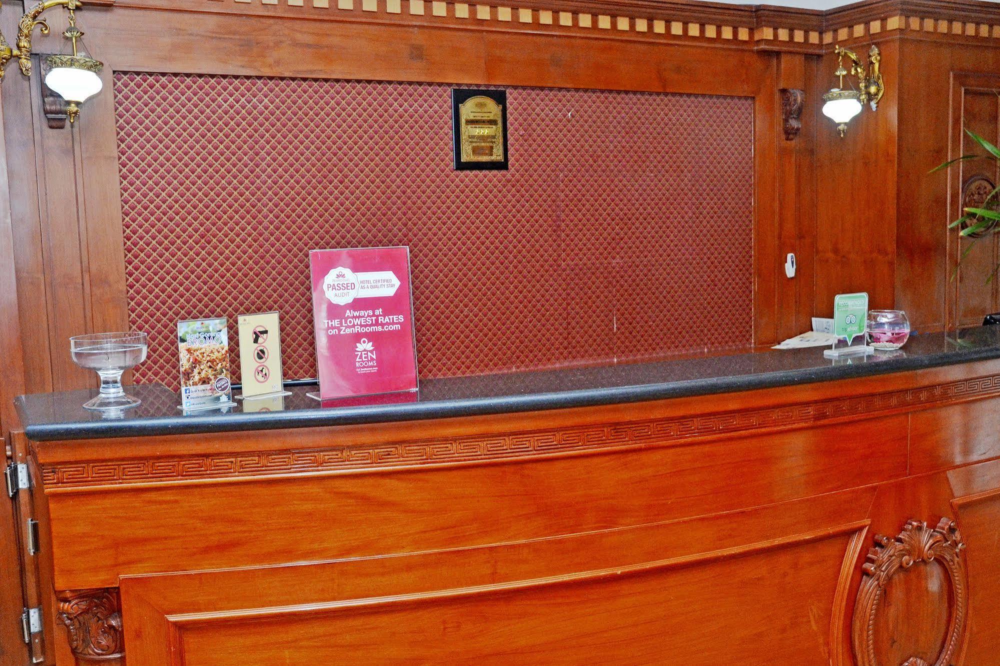 Zen Rooms Sultan Iskandar Muda Surabaya Kültér fotó