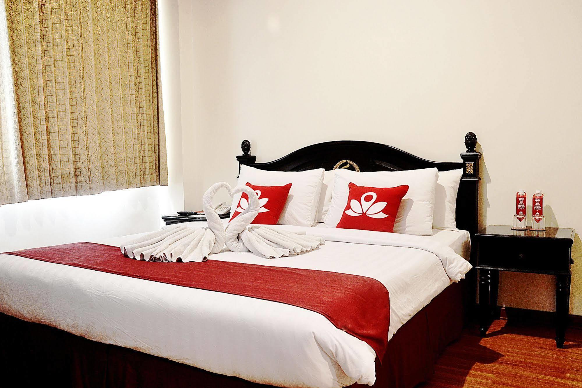 Zen Rooms Sultan Iskandar Muda Surabaya Kültér fotó