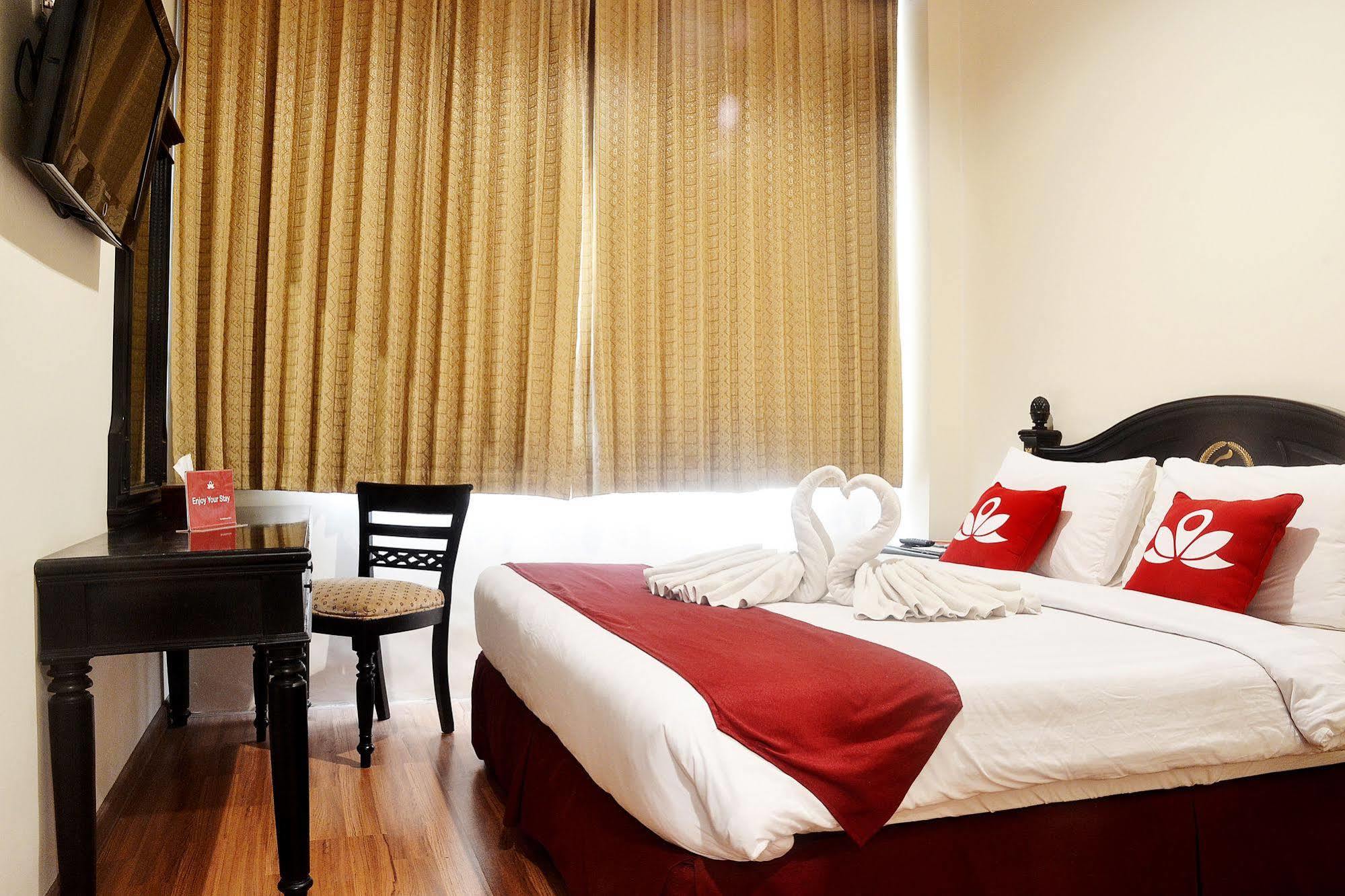 Zen Rooms Sultan Iskandar Muda Surabaya Kültér fotó