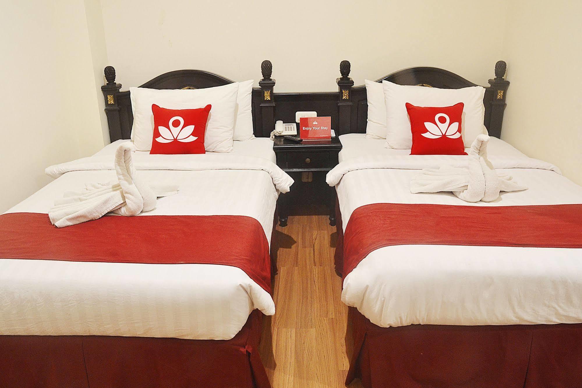 Zen Rooms Sultan Iskandar Muda Surabaya Kültér fotó