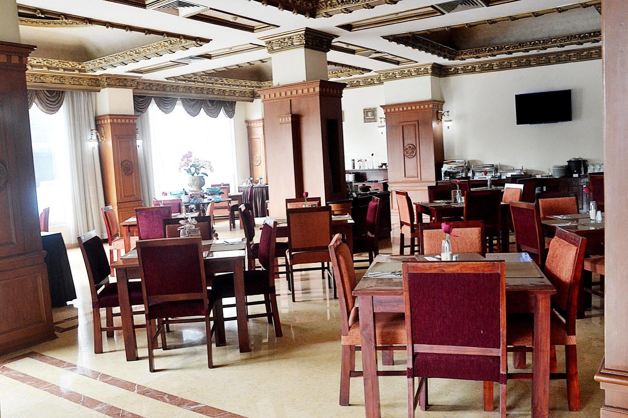 Zen Rooms Sultan Iskandar Muda Surabaya Kültér fotó